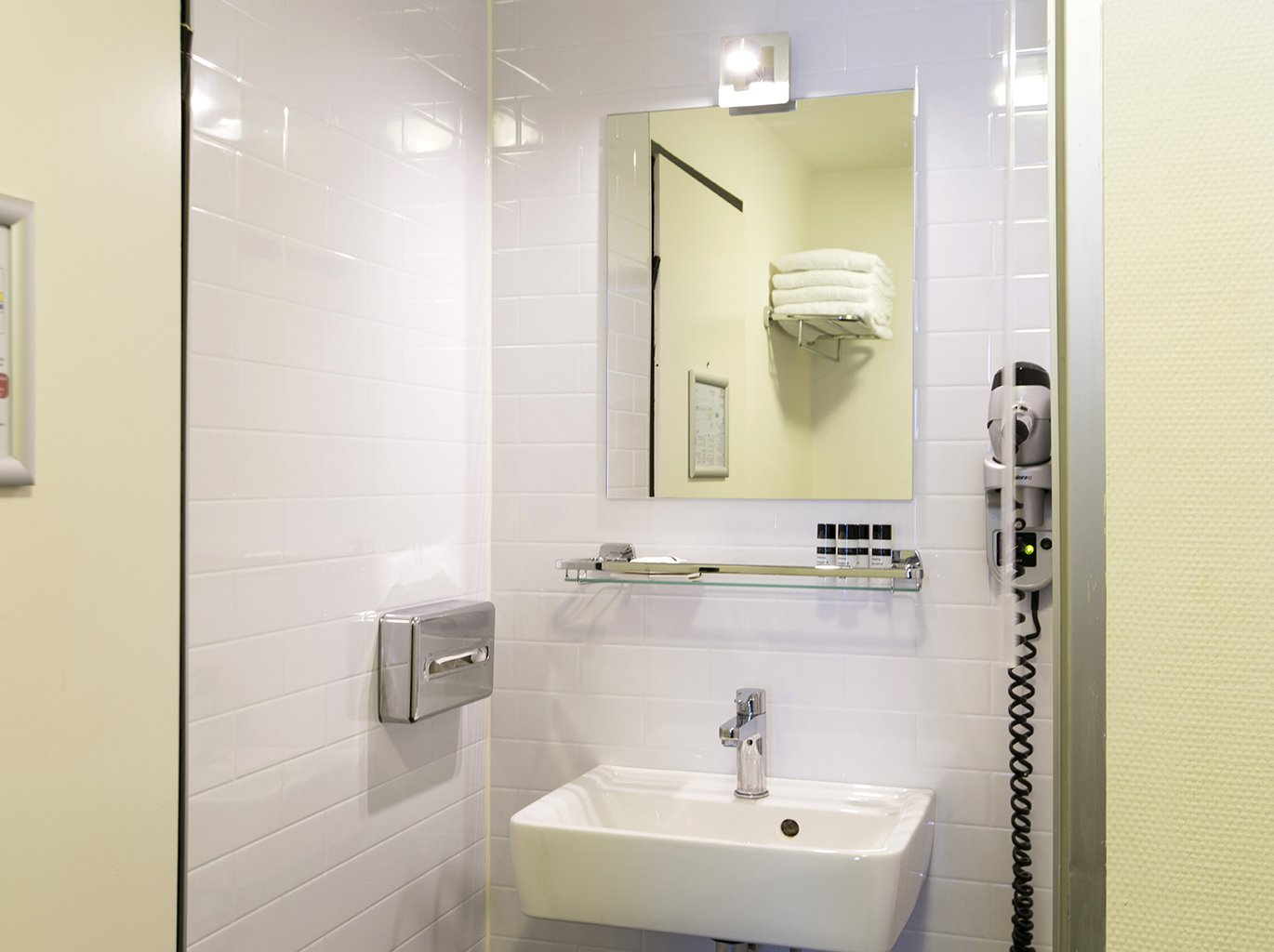 LANCASTER HOTEL AMSTERDAM QUADRUPLE BATHROOM 1