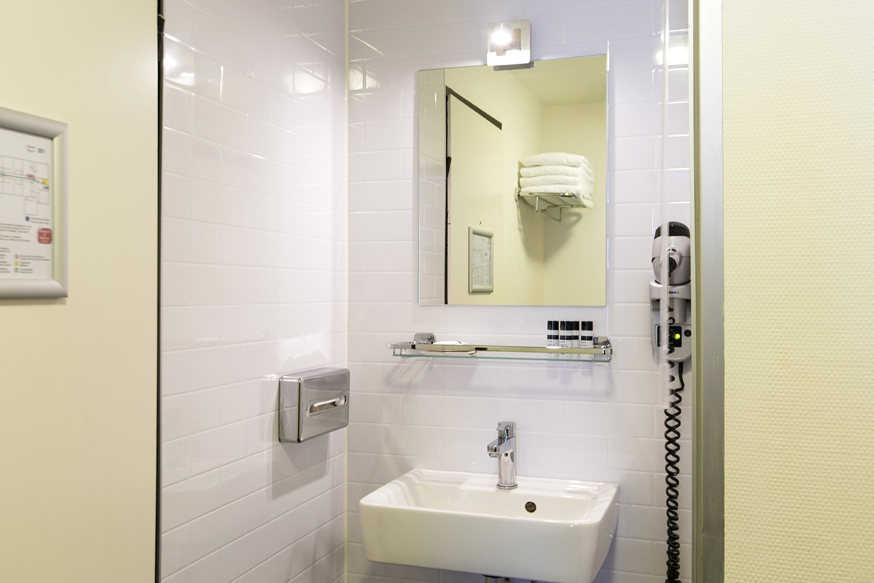 LANCASTER HOTEL AMSTERDAM QUADRUPLE BATHROOM 1